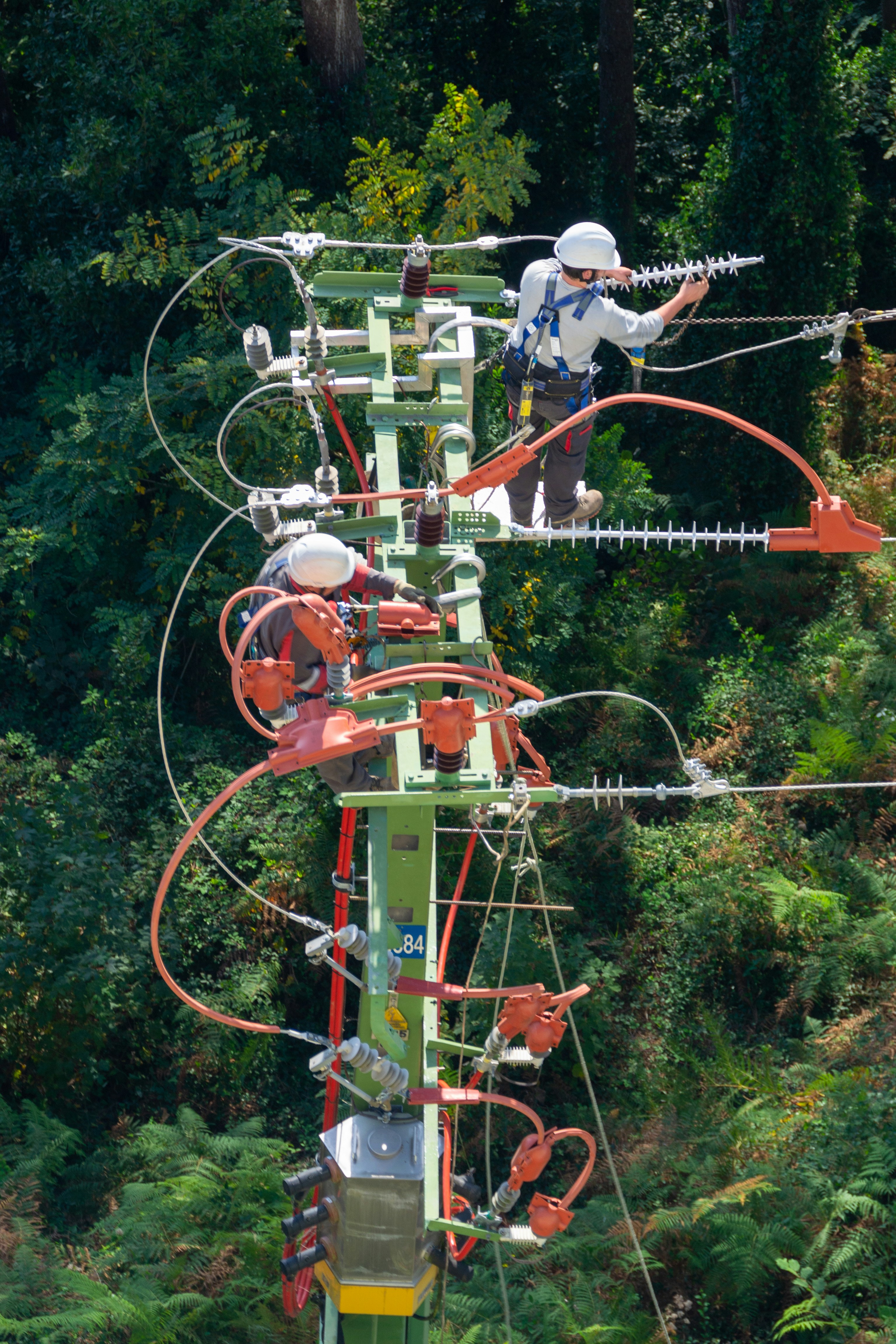 Teknologi Internet VSAT untuk Solusi Konektivitas Nasional